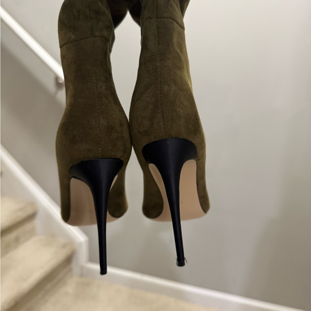 Elegant Olive Suede Stiletto Boots - knee high - Picture 6 of 11